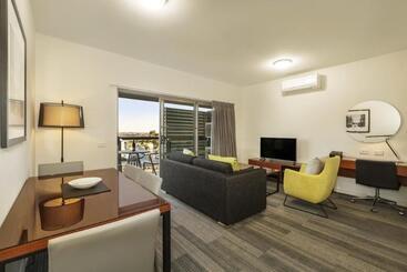 هتل Quest Melbourne Airport