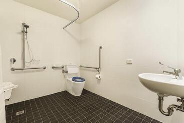 هتل Quest Melbourne Airport