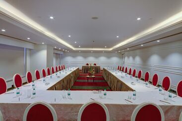 Saura Hotel, Agra   A Club Mahindra Associate