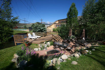 هتل Swan Mountain Resort