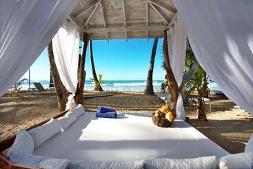 هتل Viva V Samana By Wyndham, A Trademark Adults All Inclusive