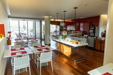 Marina Club Suite