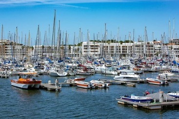 Marina Club Suite