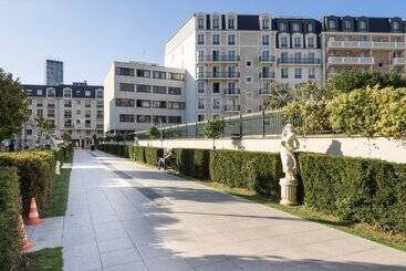 اقامتگاه The Social Hub Paris La Défense