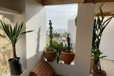 فندق صغير Jungle Surf House
