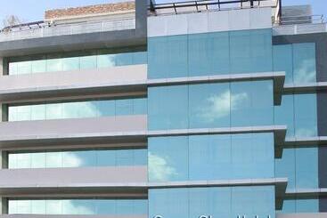هتل Green Glass
