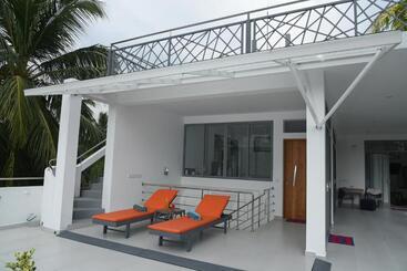 پانسیون Eldezo Relax Paradise  Ltd