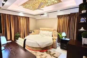 Xpressmall Hotel Near Dhaka Airport