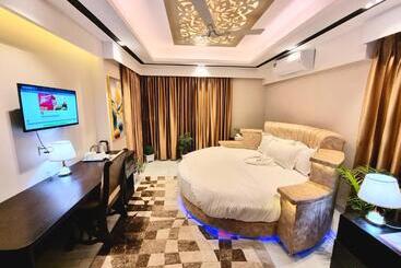 Xpressmall Hotel Near Dhaka Airport