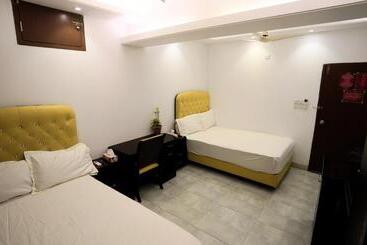 Xpressmall Hotel Near Dhaka Airport