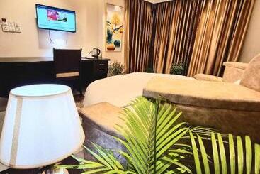 Xpressmall Hotel Near Dhaka Airport