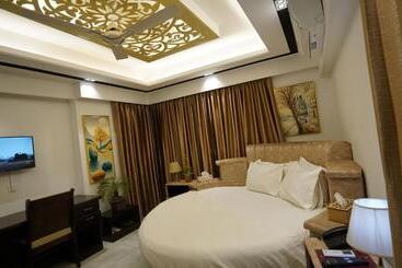 Xpressmall Hotel Near Dhaka Airport