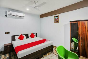 هتل Super Collection O Sector 122 Noida Formerly Mount Olympus