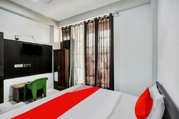 هتل Super Collection O Sector 122 Noida Formerly Mount Olympus