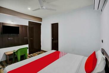 هتل Super Collection O Sector 122 Noida Formerly Mount Olympus