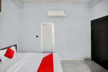هتل Super Collection O Sector 122 Noida Formerly Mount Olympus