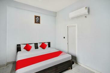 هتل Super Collection O Sector 122 Noida Formerly Mount Olympus