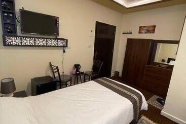 پانسیون Ad Deir Guesthouse