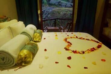 پانسیون Casa Spa Room With Tub, Spa Services And Turkish Bath No123