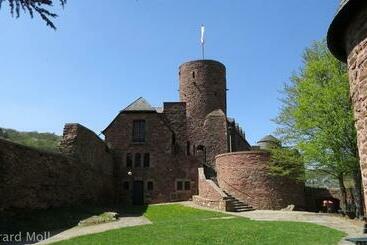 Herberge Burg Zimmer Auf Ca. 70 M²