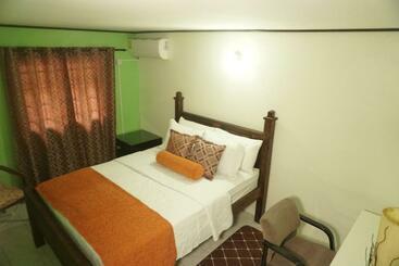 تختخواب و صبحانه Blu Vista Cottages