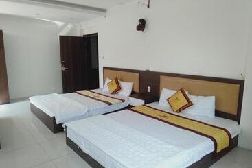 هتل Khách Sạn Crown Gần đại Học Nông Lâm Tn