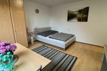 پانسیون Apartment 6 Am Stuttgarter Flughafen Messe