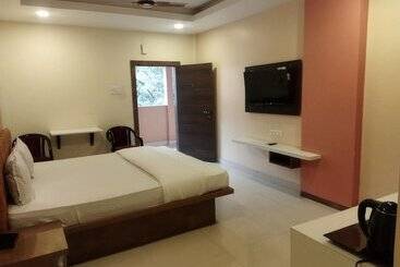 تختخواب و صبحانه Assam Lodge