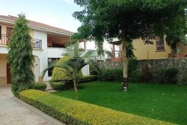 هتل Afroclan House