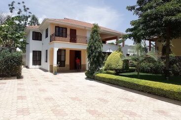هتل Afroclan House