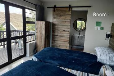 پانسیون Cove Rock Stay