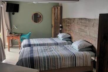 پانسیون Cove Rock Stay