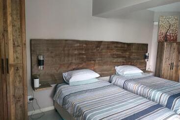 پانسیون Cove Rock Stay