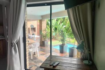پانسیون Cove Rock Stay