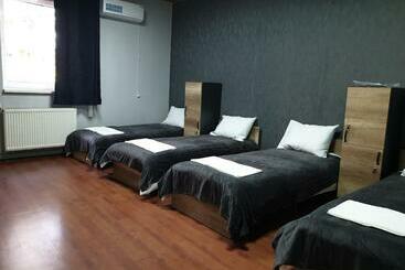 הוסטל мандри хостел