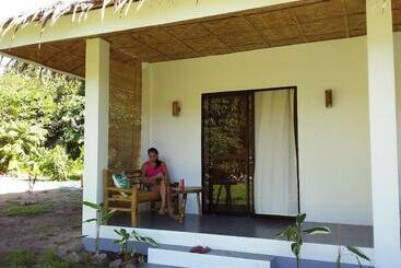 هاستل Happy Coconut Camiguin