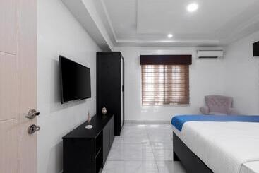 هتل Bkt Cribs   Apartments & Suites