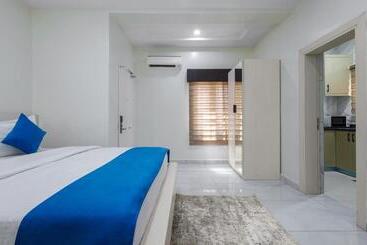 هتل Bkt Cribs Apartments & Suites