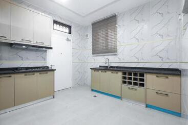 هتل Bkt Cribs   Apartments & Suites