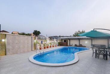 هتل Bkt Cribs   Apartments & Suites