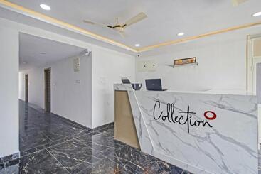 هتل Collection O Living Tree