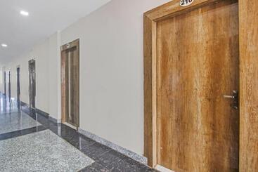 בית מלון כפרי Sai Baba Palace Lodging And Boarding