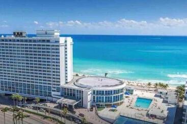 11th   Seven Heaven Miami  Unforgettable Ocean Front  Free Parking