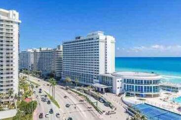 11th   Seven Heaven Miami  Unforgettable Ocean Front  Free Parking