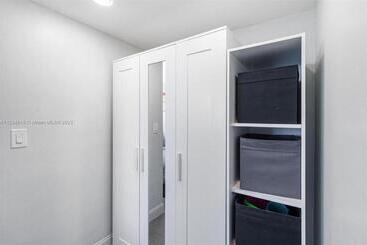 11th   Seven Heaven Miami  Unforgettable Ocean Front  Free Parking