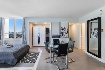 11th   Seven Heaven Miami  Unforgettable Ocean Front  Free Parking