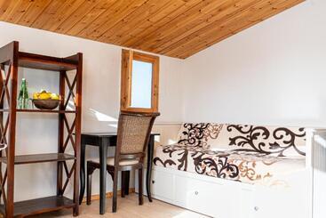호스텔 Alaia Tiny House Between Volcanoes And Beach Breaks