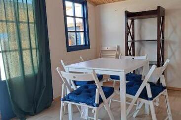 호스텔 Alaia Tiny House Between Volcanoes And Beach Breaks