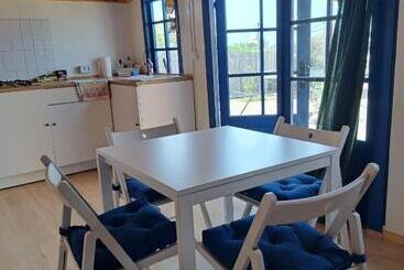 호스텔 Alaia Tiny House Between Volcanoes And Beach Breaks