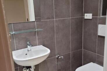 تختخواب و صبحانه Cosy Cottage With Private Pool